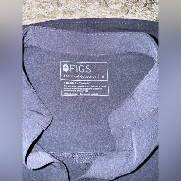 FIGS Rafaela Oversized Top - Picture 4 of 4